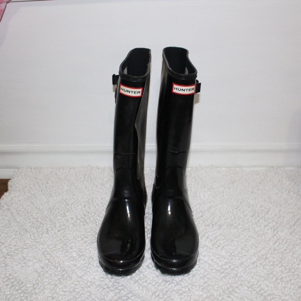 NEVER WORN wide calf black hunter rain boots/tall